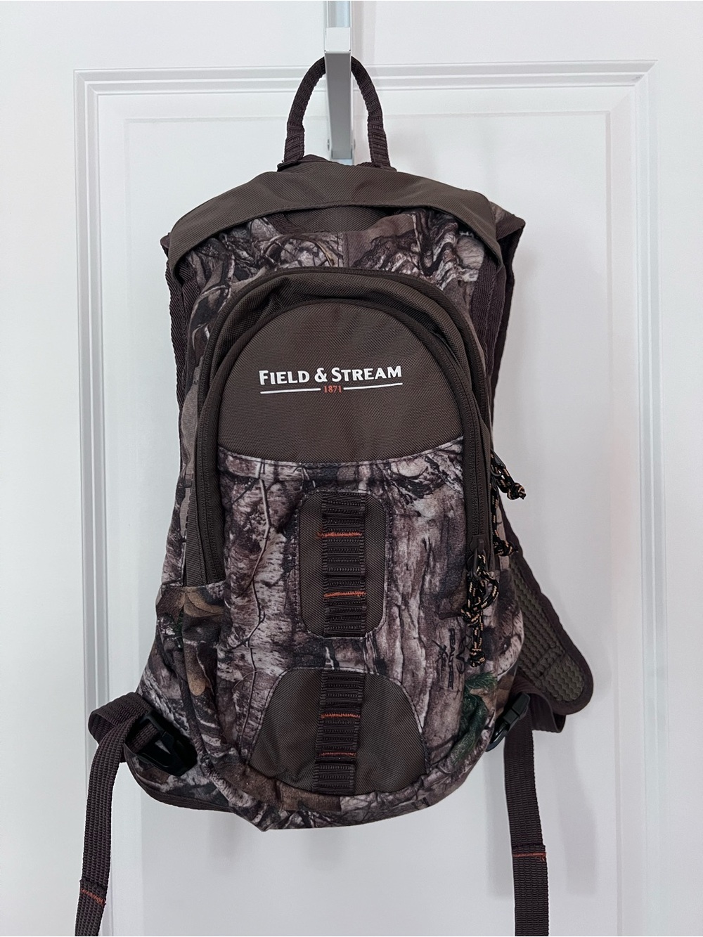 Field and Stream Small Real Tree Xtra Camo Backpack EUC